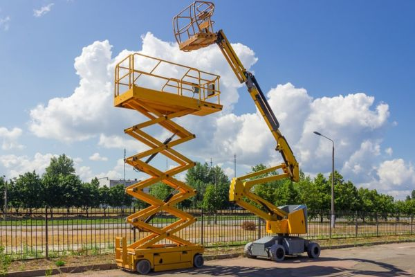 Kako preprečiti težave s hidravličnim cilinderjem dvigala.
