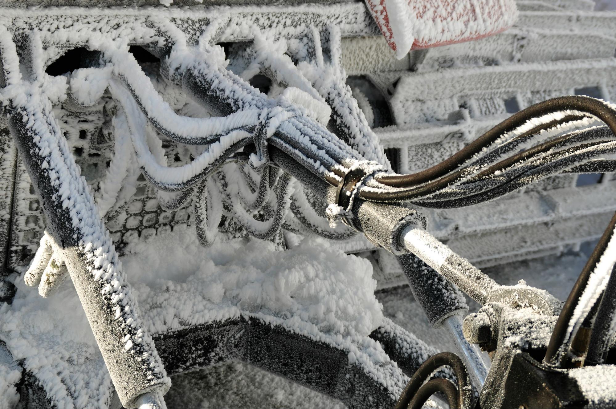 Kako zaščititi hidravlični valj pred izjemno temperaturo