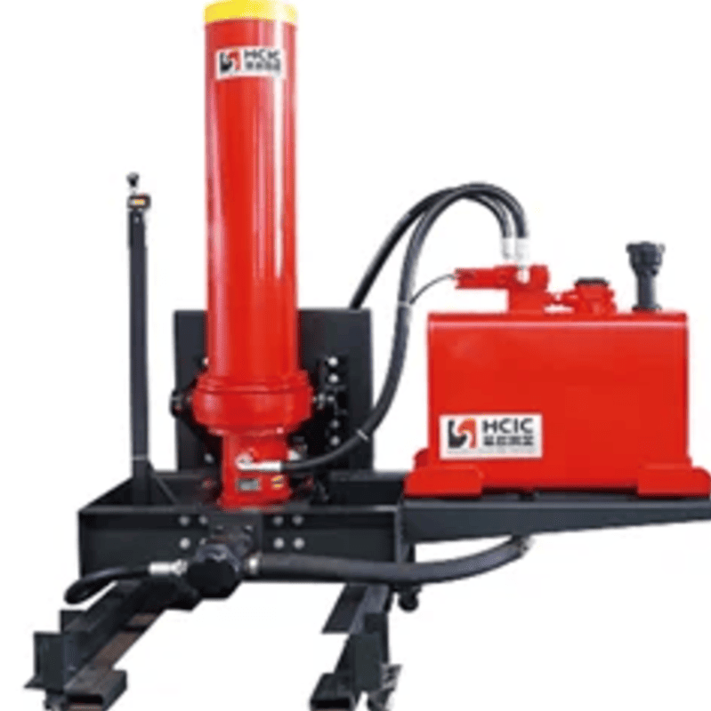 Spredaj nameščen večstopenjski hidravlični cilinder